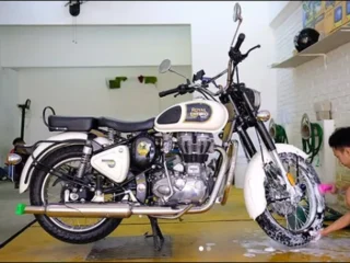 Hindari Penggunaan Sabun Ini Biar Cat Body Motor Enggak Rusak